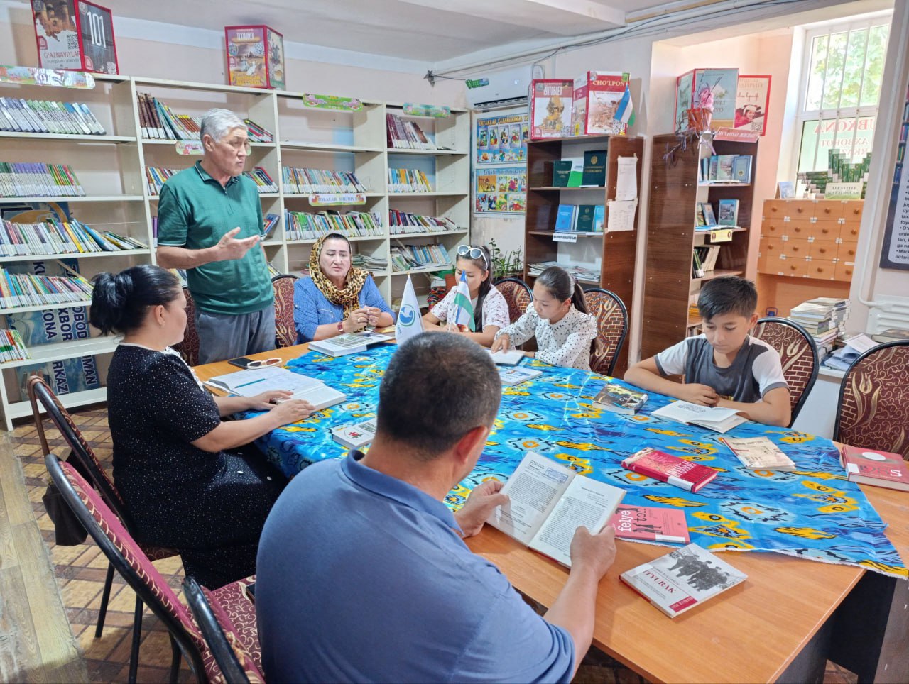 "Yoz-o‘tmoqda soz!" nomli davra suhbati