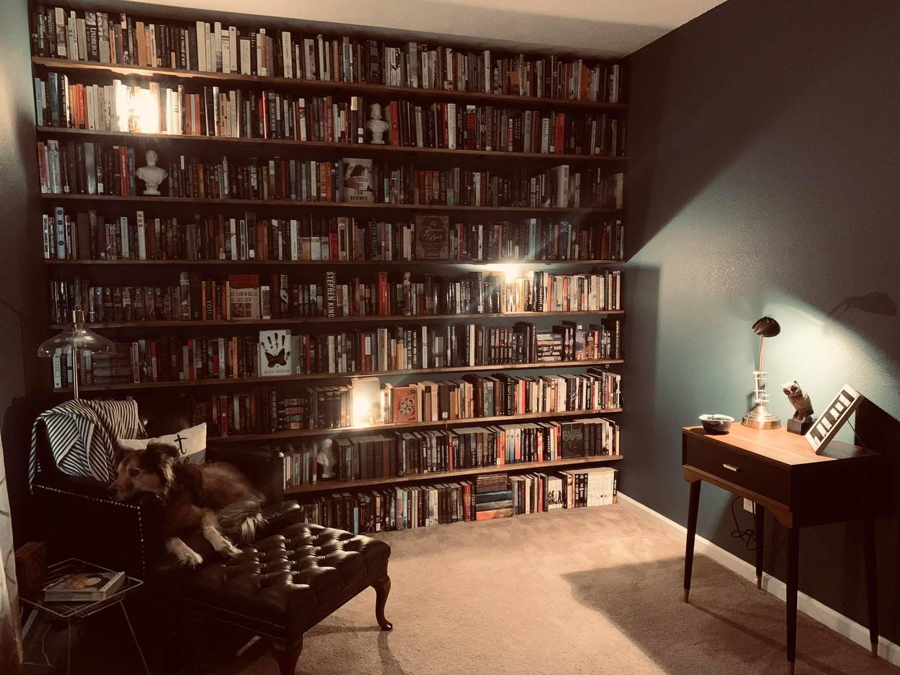 Yaponiyada “Tsundoku” degan so’z bor – “kitob sotib olib, uni o‘qimay uyda to‘plash odati”.