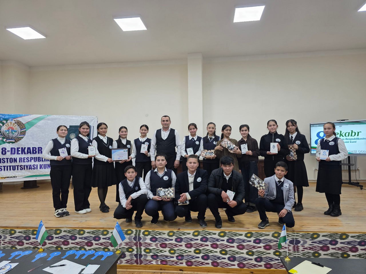 “Qomusimni bilmoq istadim” nomli ko'rik-tanlov